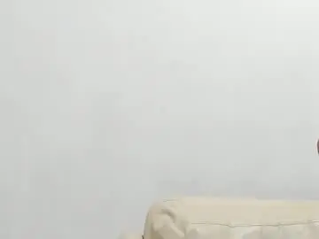 Chaturbate Live Sex Cam of slav_bigtits