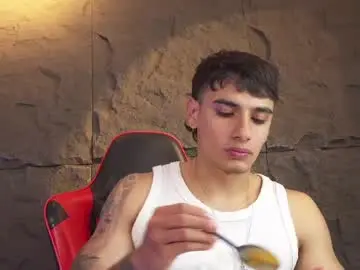 Chaturbate Best live sex cam show of joseph__boy