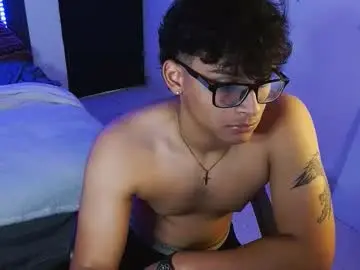Chaturbate Free Live Porn of mr_yisuz