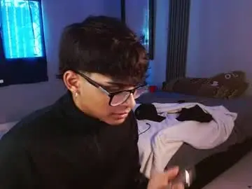 Chaturbate Sex Chat of mr_yisuz