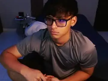 Chaturbate Free Live Porn of mr_yisuz