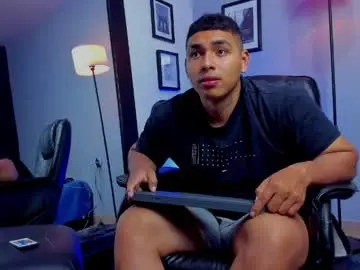 Chaturbate Live Porn of ronnie_canford