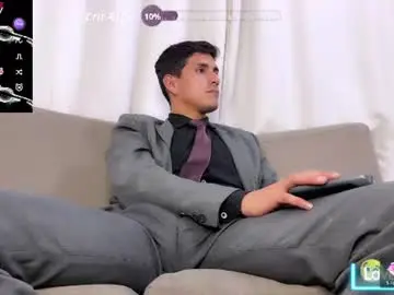 Chaturbate Live Sex Cam of tom_blunt96