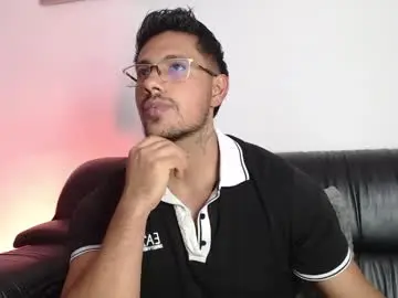 Chaturbate Adult Webcam of mr_real_aaron