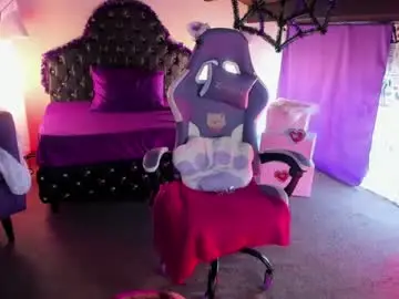 Chaturbate Free Porn Cam of cristalzafiro