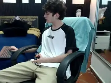 Chaturbate Nude Webcam of trevor_mob