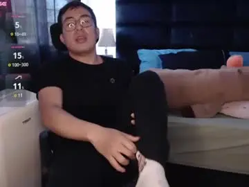 Chaturbate Watch Live Sex Cams of andrewmhilton_