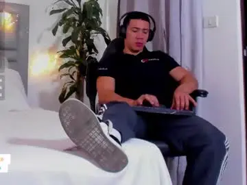 Chaturbate Best live sex cam show of bastian_franco01