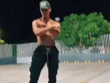 Chaturbate Free Porn Cam of chris_angel01