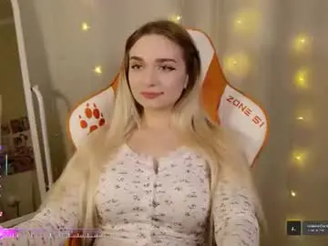 Chaturbate Live Sex Cam of lucysbrain