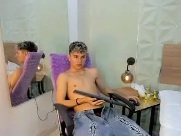 Chaturbate Live Sex Cam of valerius_angel