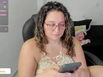 Chaturbate Free Porn Cam of alejandra_milf_