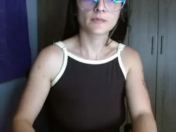 Chaturbate Free Porn Cam of lilcoralinne_0