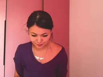 Chaturbate Live Sex Cam of serinafaw