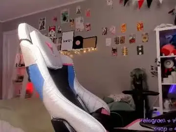 Chaturbate Sex Cam of vivian_qwerty