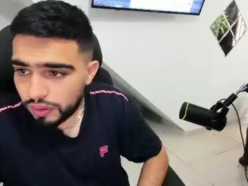 Chaturbate Live Sex Cam of lia_and_felipe