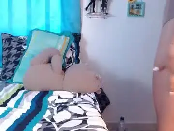 Chaturbate Live Sex Cam of mensia_hernandez