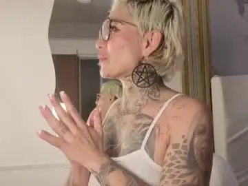 Chaturbate Sex Chat of everlyn_sexx