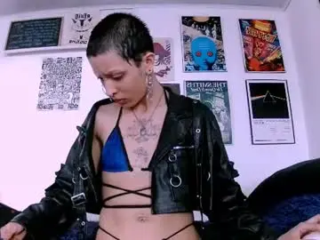 Chaturbate Live Porn of plutonbluemoon_999