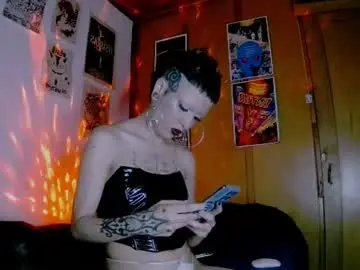 Chaturbate Live Sex Cam of plutonbluemoon_999