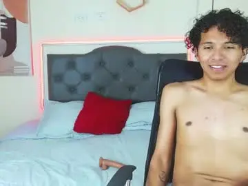 Chaturbate Best live sex cam show of lubli_thodez