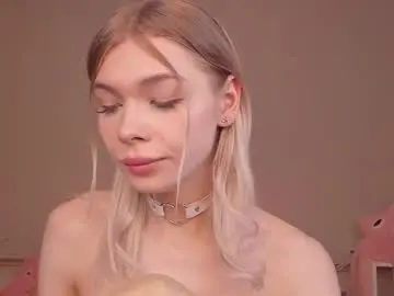 Chaturbate Nude Webcam of blondy_fina