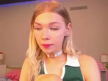 Chaturbate Adult Video Chat of blondy_fina
