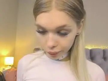 Chaturbate Sex Cam of blondy_fina