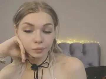 Chaturbate Live Sex Cam of blondy_fina