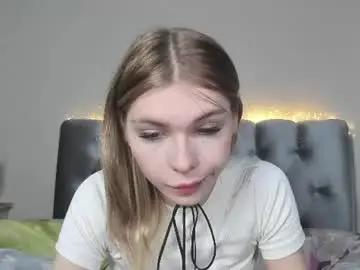 Chaturbate Adult Video Chat of blondy_fina