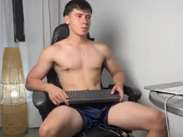 Chaturbate Nude Webcam of harry_brown2324