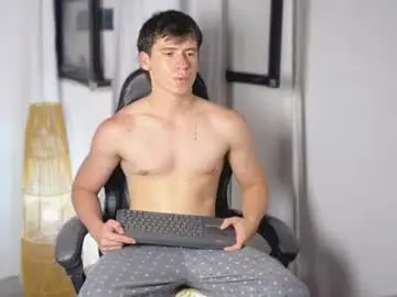 Chaturbate Live Sex of harry_brown2324