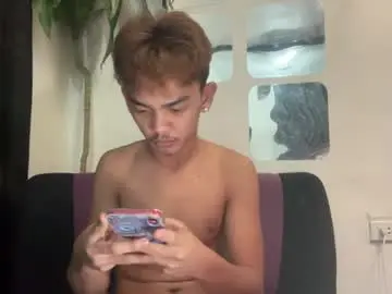 Chaturbate Live Sex Cam of p1noytwink_mier