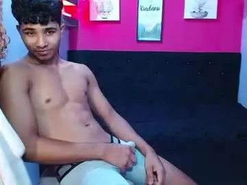 Chaturbate Live Porn of bitch_destroy
