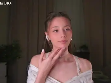 Chaturbate Watch Live Sex Cams of falinecrosthwaite