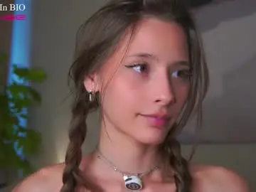 Chaturbate Adult Video Chat of falinecrosthwaite