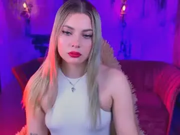 Chaturbate Live Sex Cam of hyileyclark