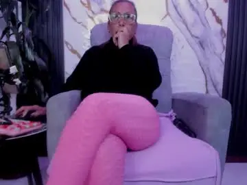 Chaturbate Live Sex Cam of milf_sikiu