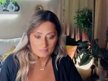Chaturbate Live Sex Cam of sarahholly