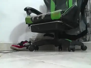 Chaturbate Free Porn Cam of srfindomfeet_