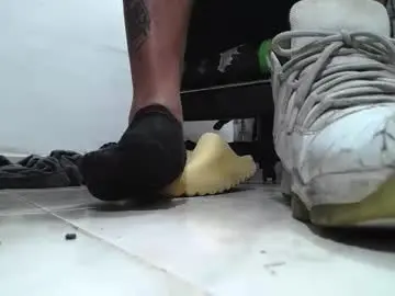 Chaturbate Nude Webcam of srfindomfeet_