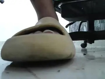 Chaturbate Live Sex of srfindomfeet_