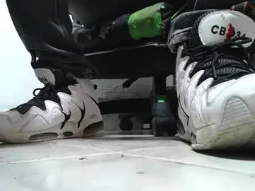 Chaturbate Free Porn Cam of srfindomfeet_