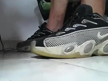 Chaturbate Live Sex of srfindomfeet_