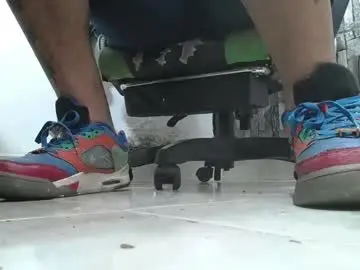 Chaturbate Live Sex of srfindomfeet_