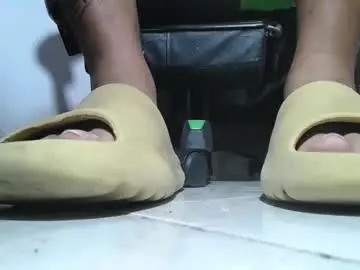 Chaturbate Adult Video Chat of srfindomfeet_