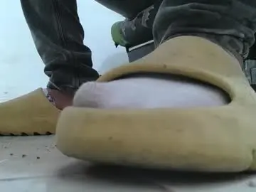 Chaturbate Best live sex cam show of srfindomfeet_