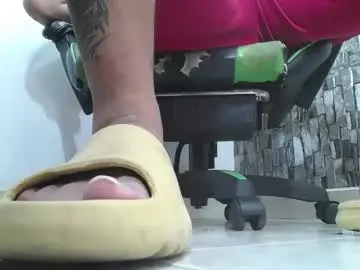 Chaturbate Live Sex of srfindomfeet_