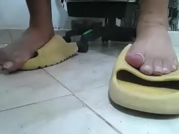 Chaturbate Free Porn Cam of srfindomfeet_