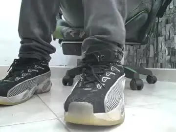 Chaturbate Nude Webcam of srfindomfeet_